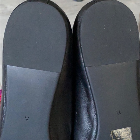 Only worn once, in box size 7.5 . Gentler used . - Picture 4 of 7